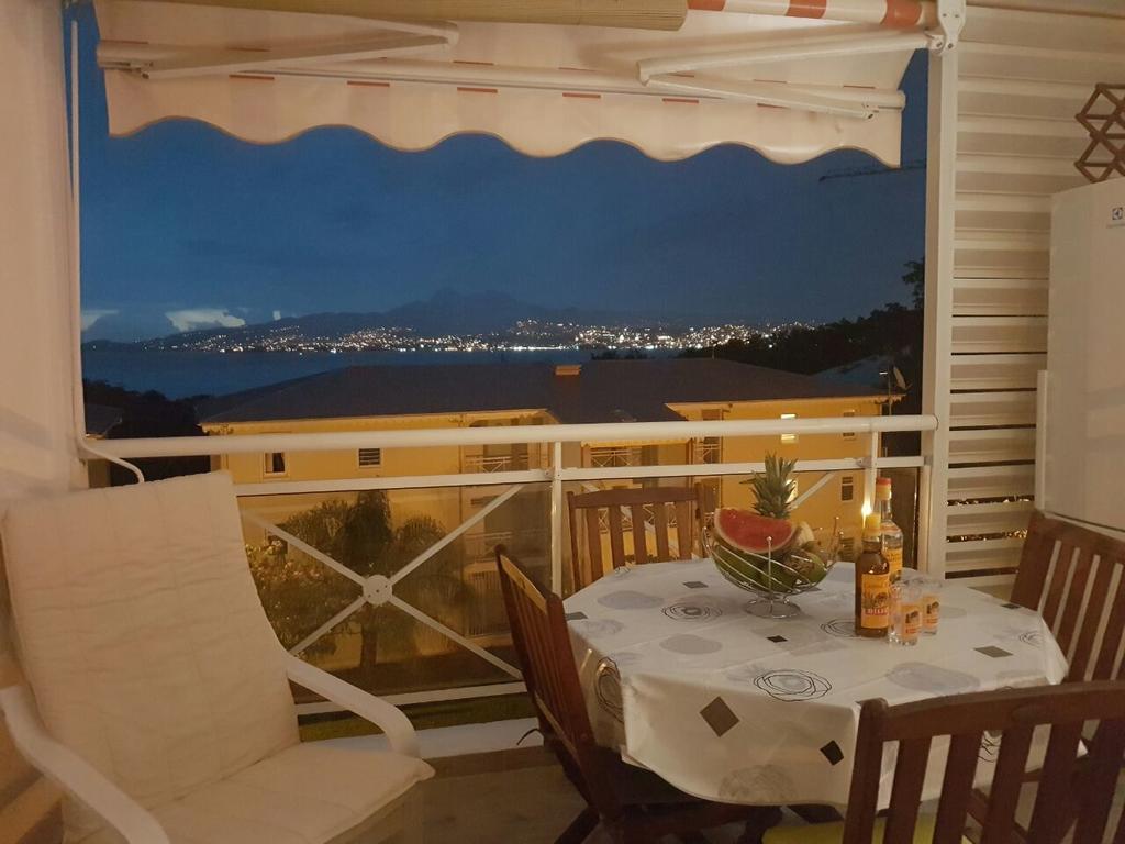 Studio Kasanaco Avec Vue La Baie De Fort De France Ле Троа-Илет Екстериор снимка